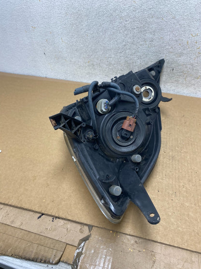2004-2005 Toyota Sienna Right Passenger Halogen Headlight AI3462 DW5