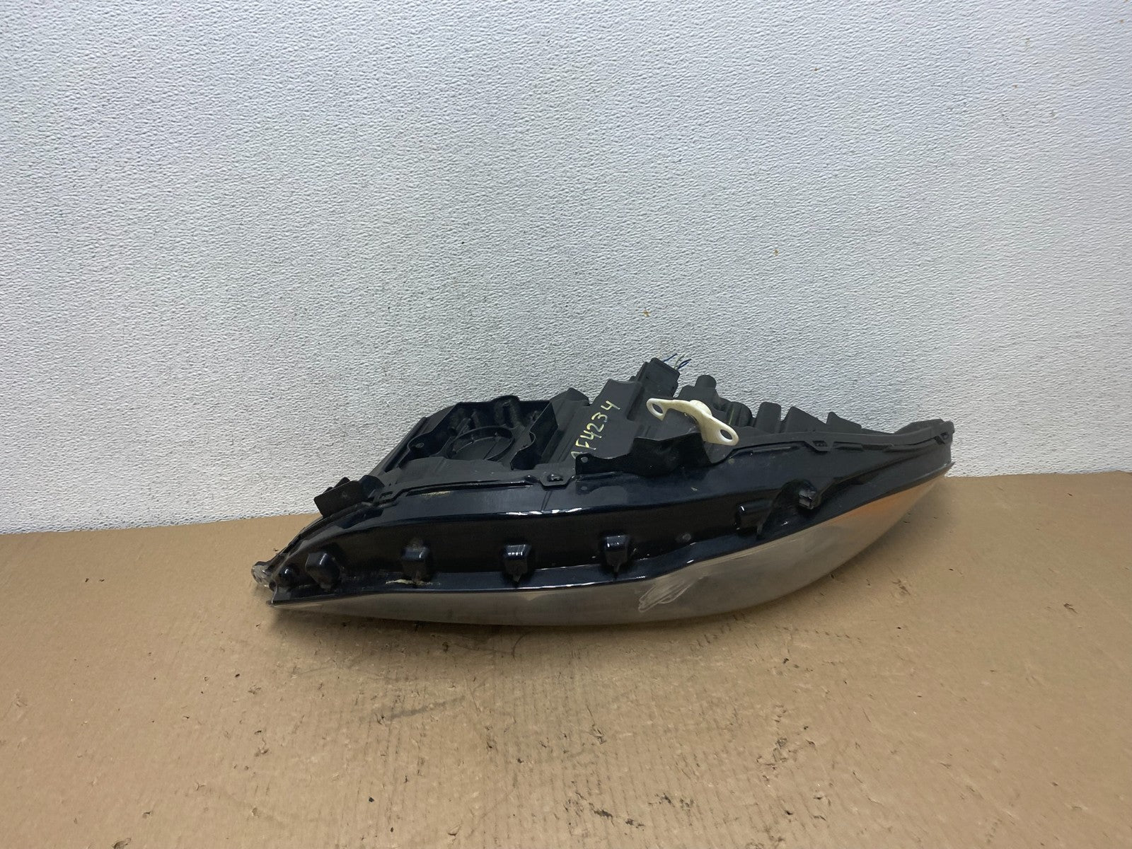 2013 to 2016 Ford Fusion Right Passenger Rh Side Headlight AF42347