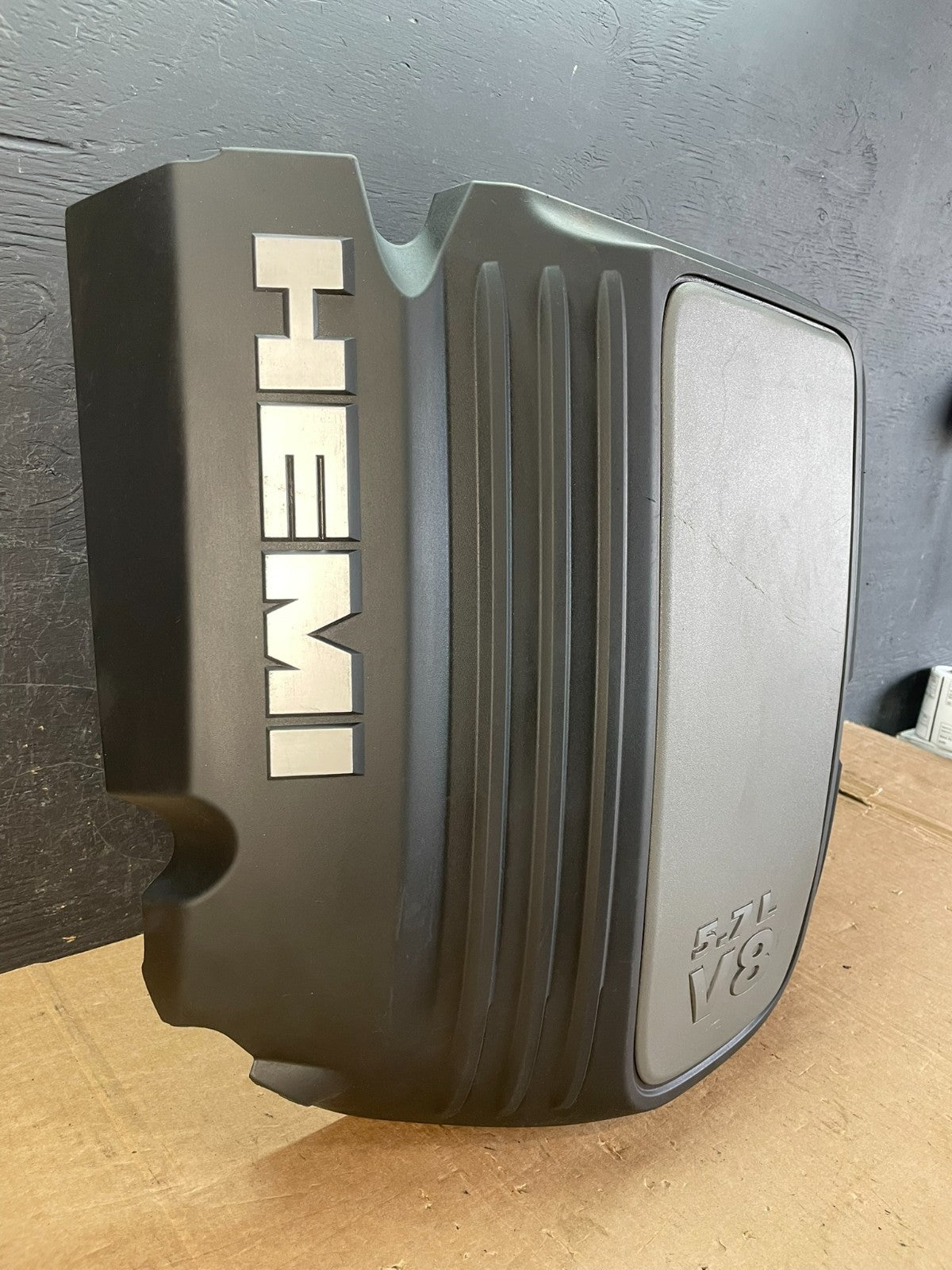 2011 to 2016 Jeep Grand Cherokee 5.7L Hemi Engine Cover Plastic Shield AE8593 DG2