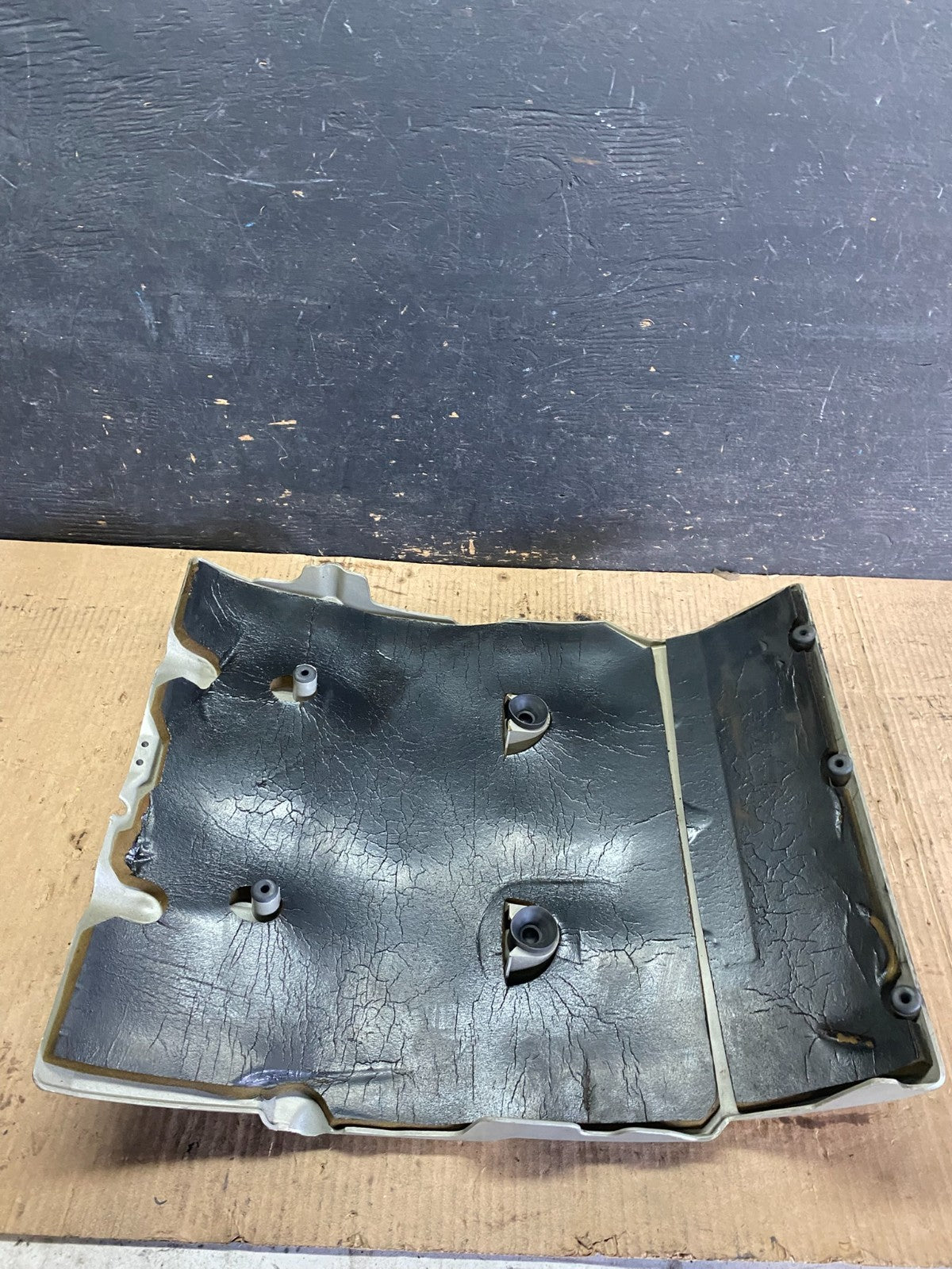 1997 to 2004 Cadillac Deville Seville Northstar Engine Motor Cover Q0428 DG6