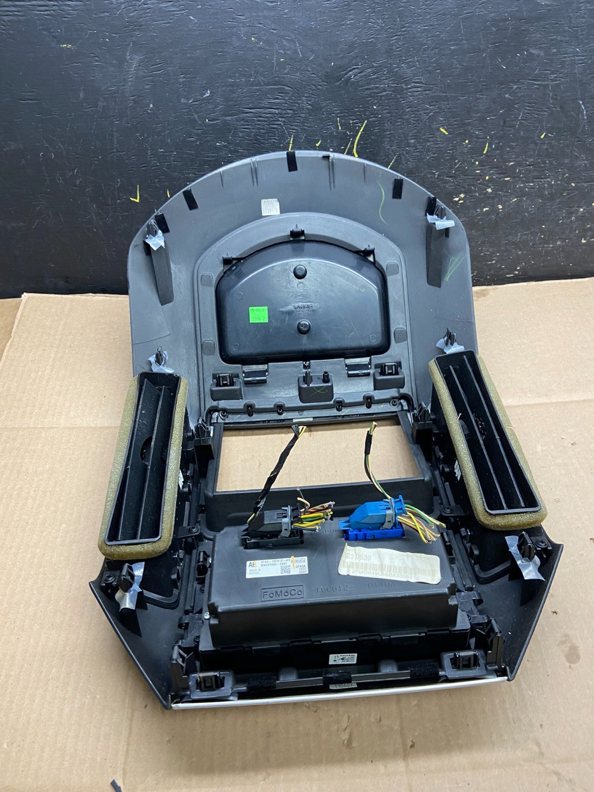 2007 - 2010 Ford Edge Heater Climate Control Radio Control Dash Bezel y2162 4DG4