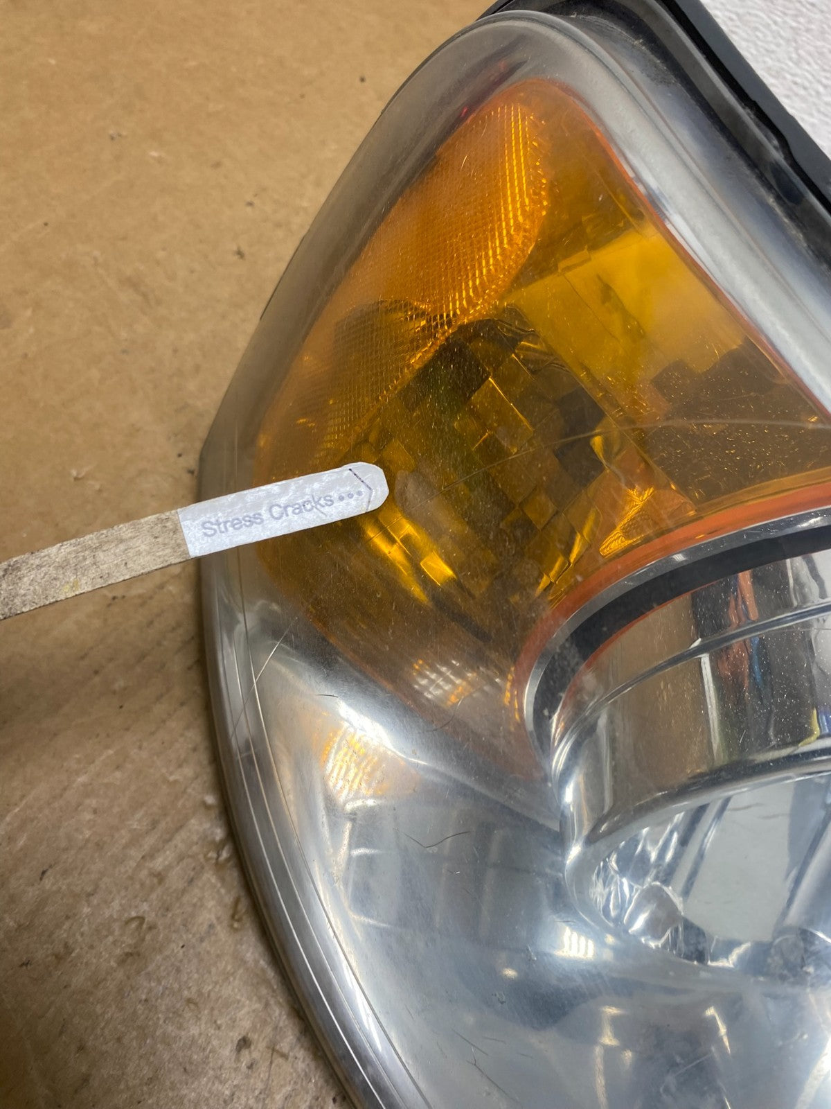 2003 - 2006 Ford Expedition Right Passenger Side Headlight Halogen AD9295 DW4
