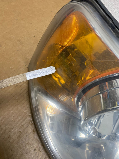 2003 - 2006 Ford Expedition Right Passenger Side Headlight Halogen AD9295 DW4