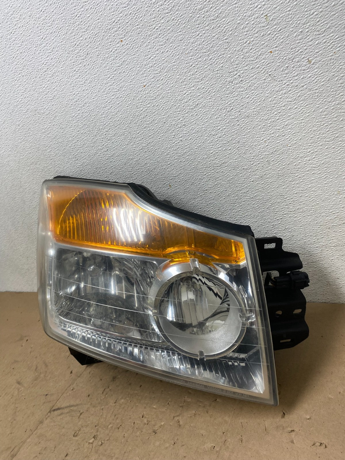 2008 - 2015 Nissan Armada Right Passenger RH Headlight Halogen AG5381 DW2