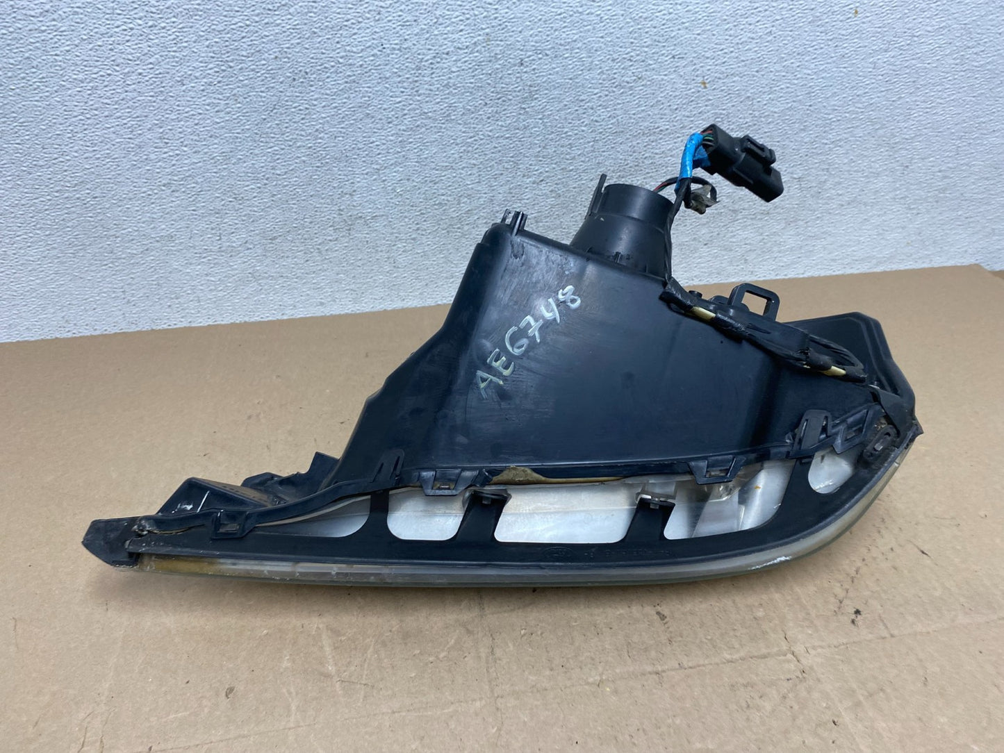 2000 to 2005 Mercury Sable Right Passenger Side Halogen Headlight AE6748 DW9