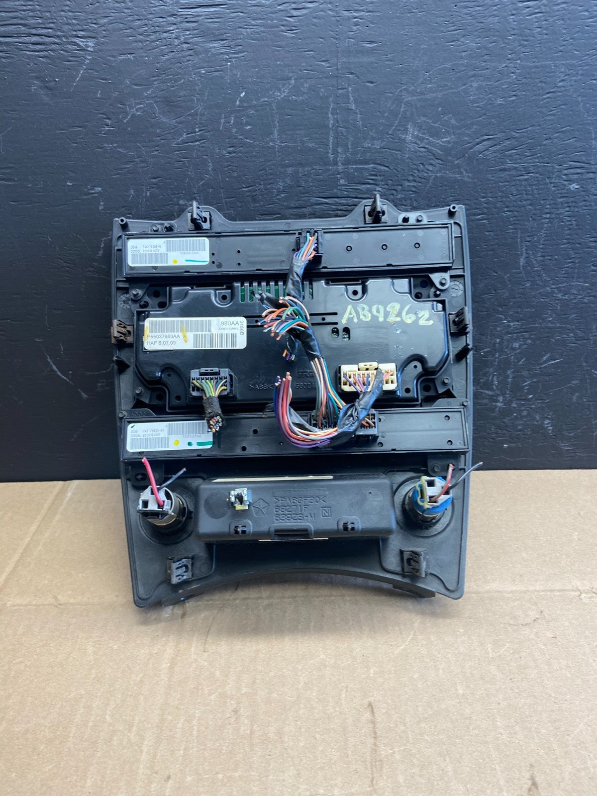 2005 to 2007 Jeep Commander Grand Cherokee A/C Climate Control Bezel AB9262 DG3