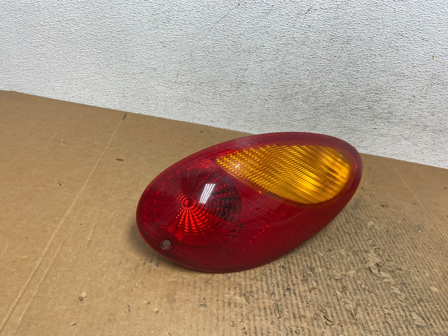 2001 to 2005 Chrysler PT Cruiser Right Passenger Tail Light AE2867 LK2