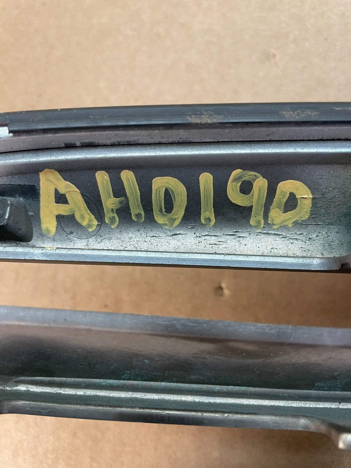 2000-2005 Cadillac Deville Front Upper Grille Grill AH0190 DG5