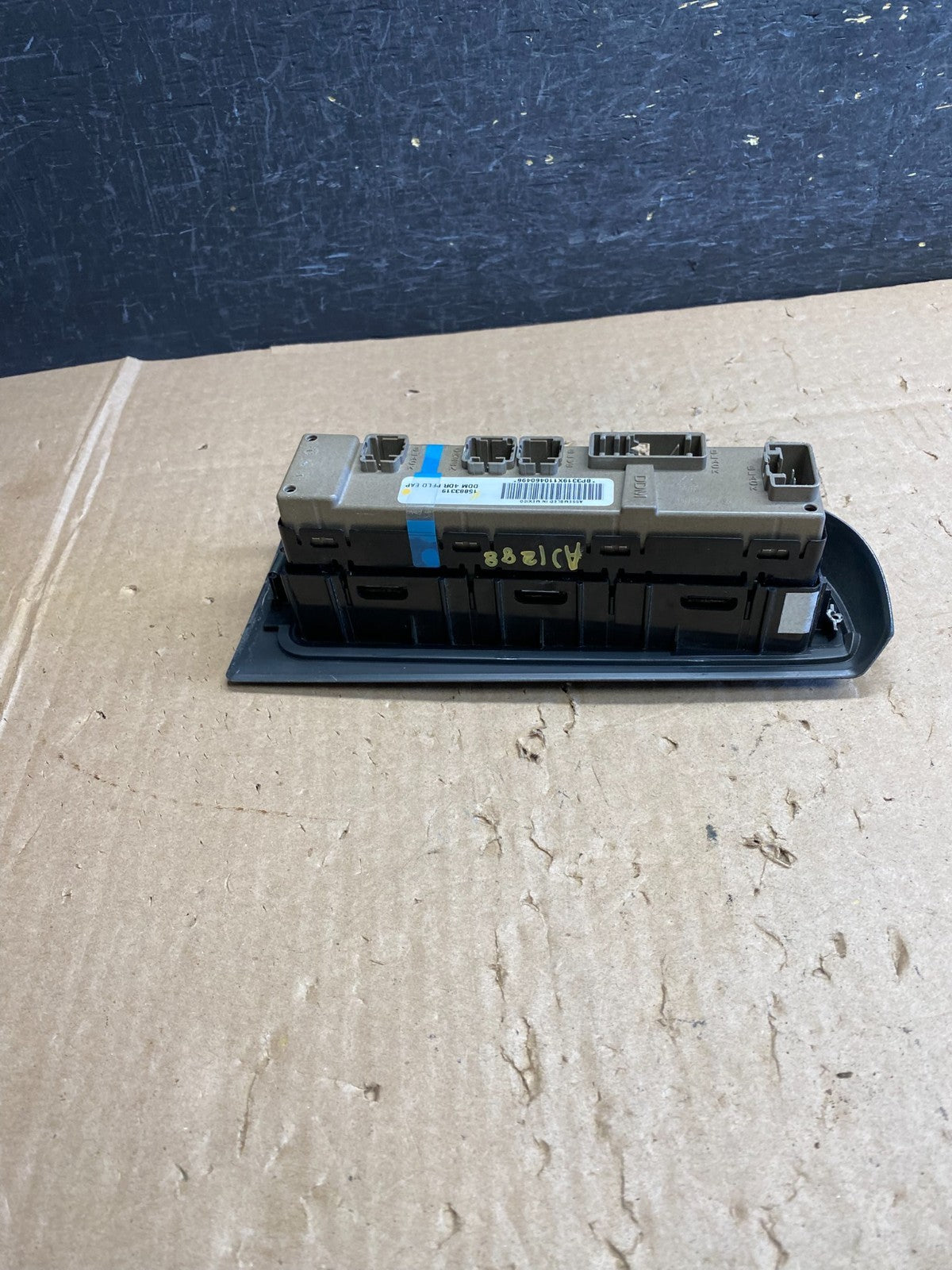 2003-2006 Chevrolet Silverado Left Driver Side Master Window Switch AJ1288 DW3