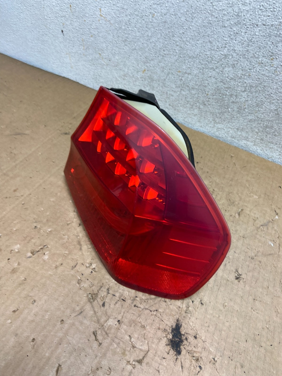 2009 2010 BMW 328i 3 Series Right Passenger RH Side Tail Light AI9245 LK1