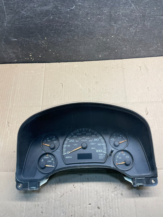 2004 to 2007 Chevrolet Express Speedometer Cluster Gauge OEM X8426 DG0