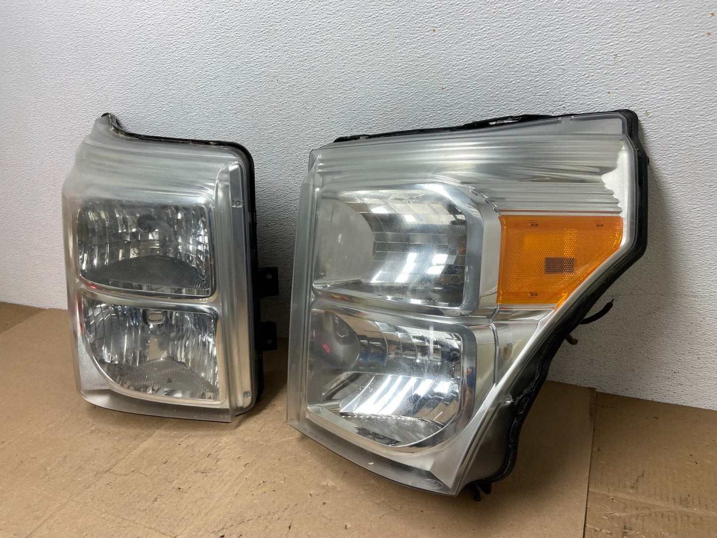 2011 to 2016 Ford F250 Super Duty Left+Right Side Headlights AE6788 DW1