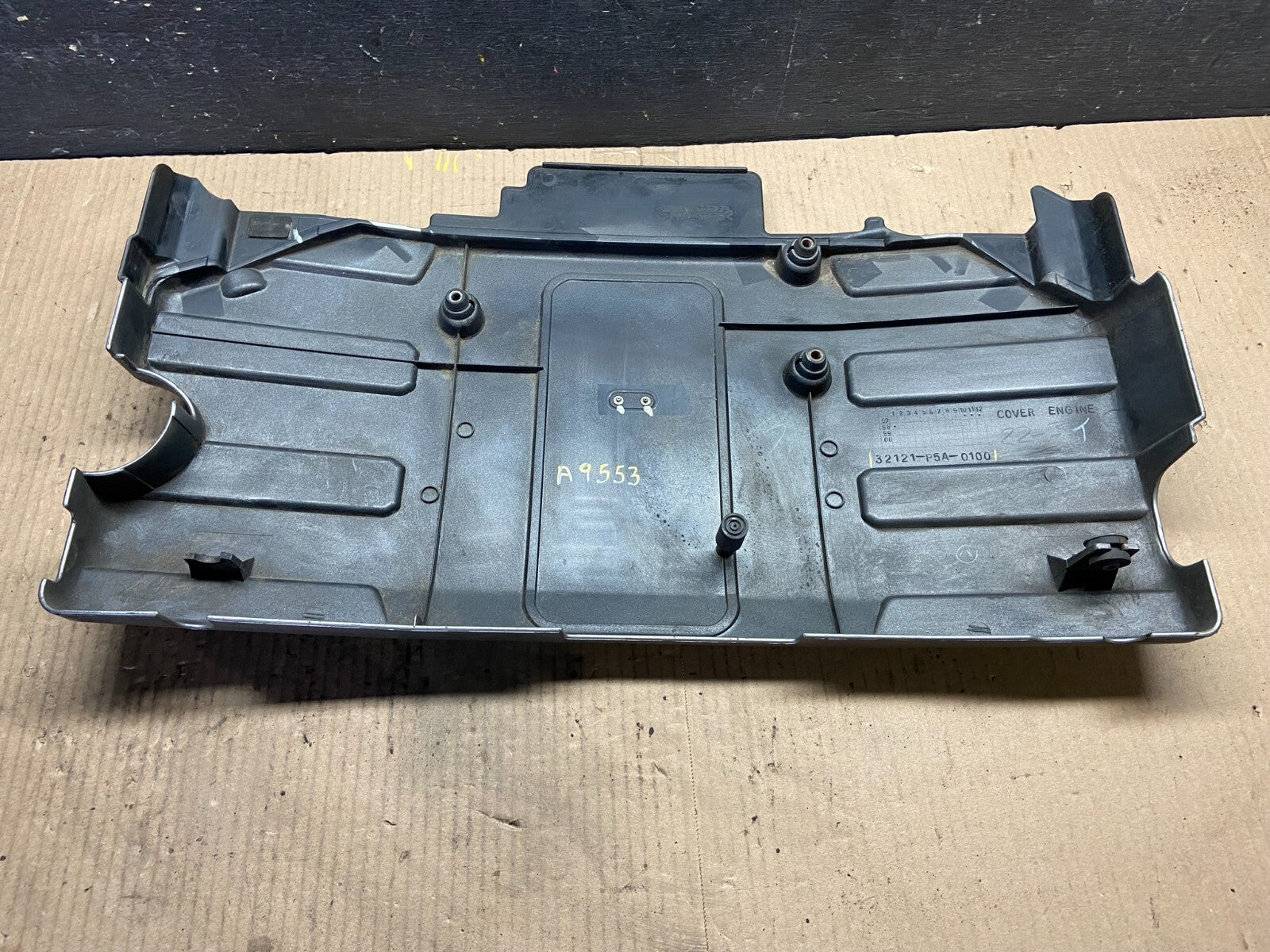 1999 to 2004 Acura RL 3.5L Engine Cover 32121-p5a-0100 A9553 PS2