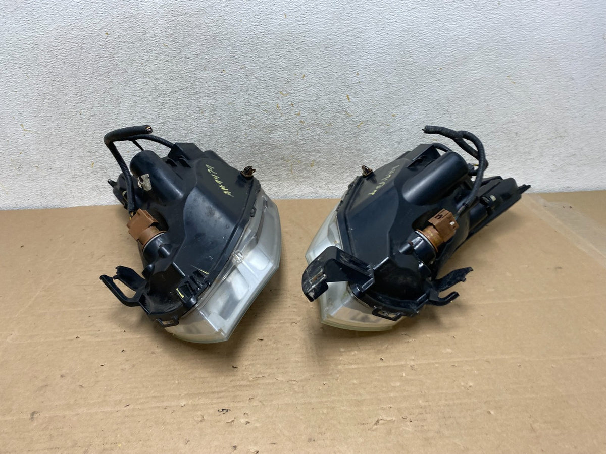 2008 2009 2010 2011 Ford Focus Left+Right Headlights Halogen AH9479 DW19