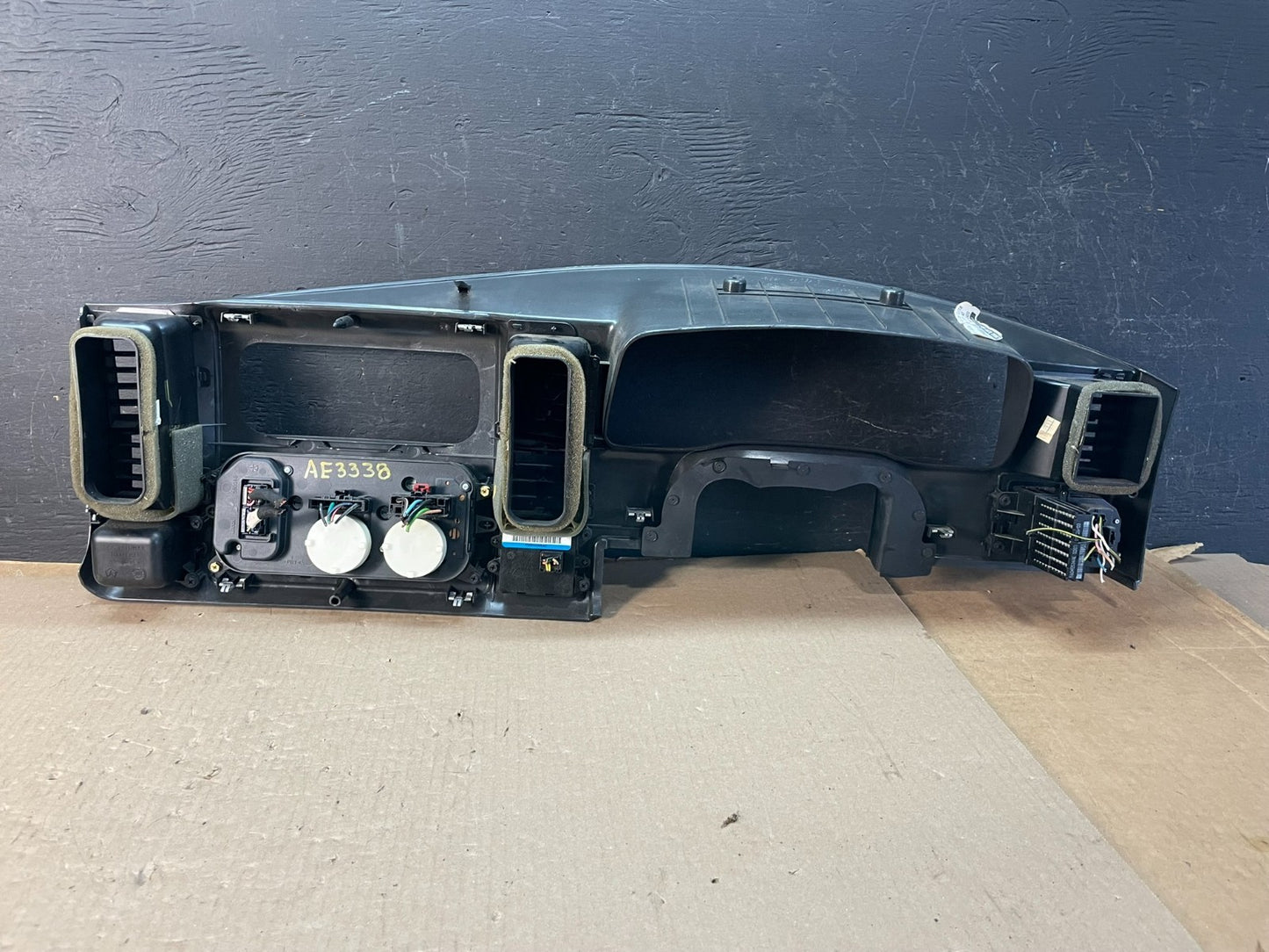 2001 2004 Dodge Dakota Speedometer Climate Control Radio Panel Bezel AE3338 DG2