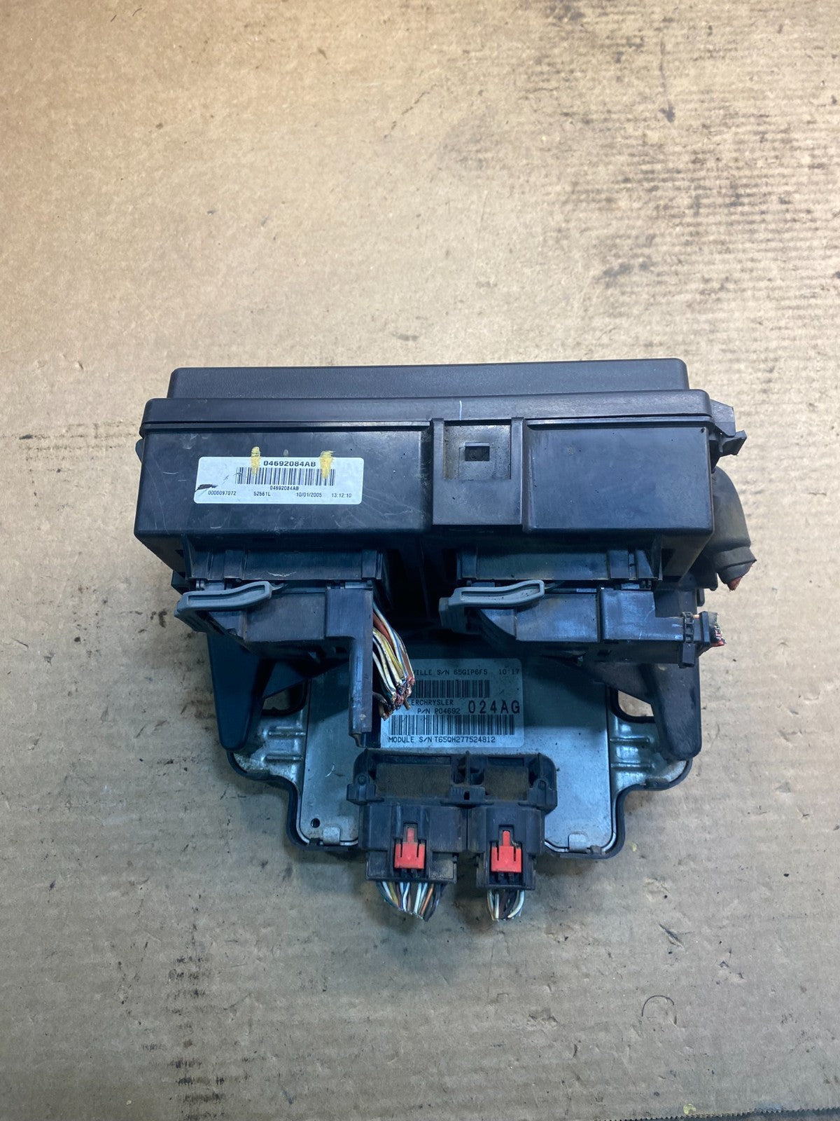 2006 Jeep Grand Cherokee Integrated Power Fuse Box Body Control Module AA3008 DG0
