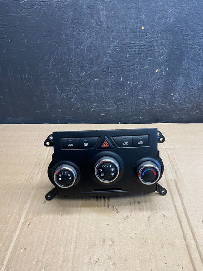 2011 2012 2013 Kia Sorento Temperature AC Climate Control 97250-1uxxx AD7192 DG0