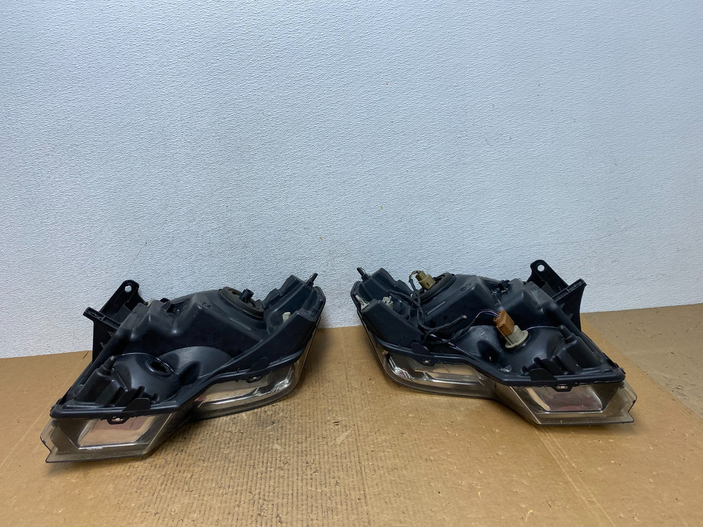2009 to 2014 Ford F-150 F150 Left+Right Black Halogen Headlights AE1612 DW8