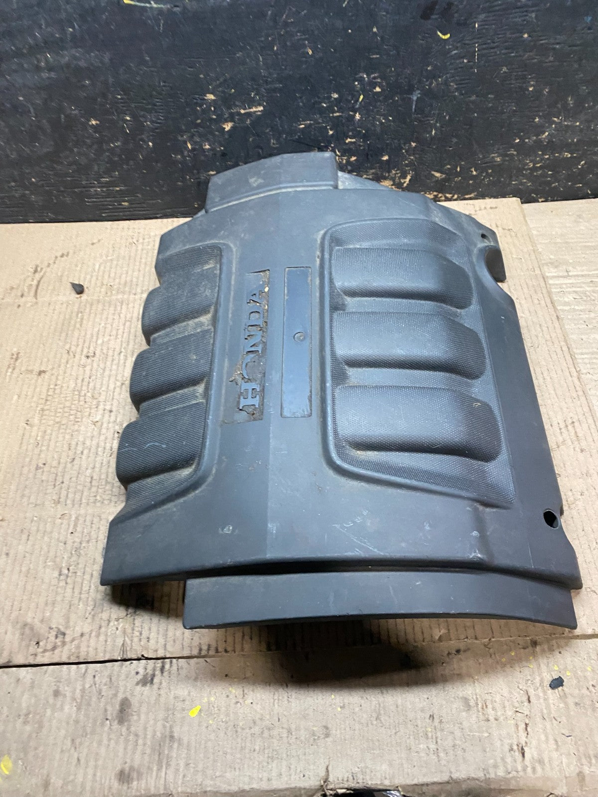 2005 to 2007 Honda Odyssey Black Engine Cover OEM w5654 DG3