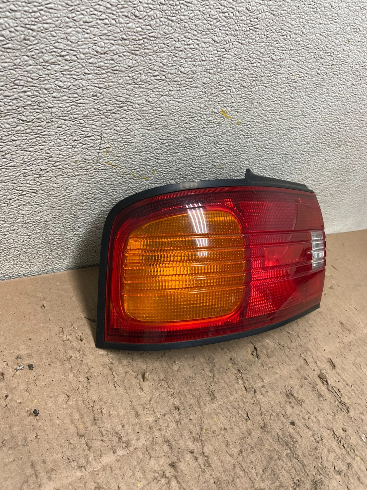 1992 to 1994 Mazda 323 Protege Left Driver LH Side Tail Light Y4816 PS2
