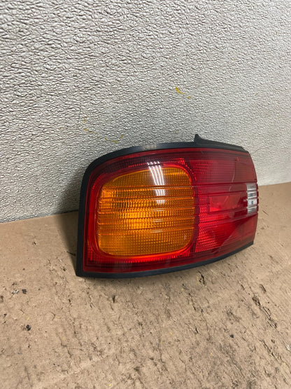 1992 to 1994 Mazda 323 Protege Left Driver LH Side Tail Light Y4816 PS2