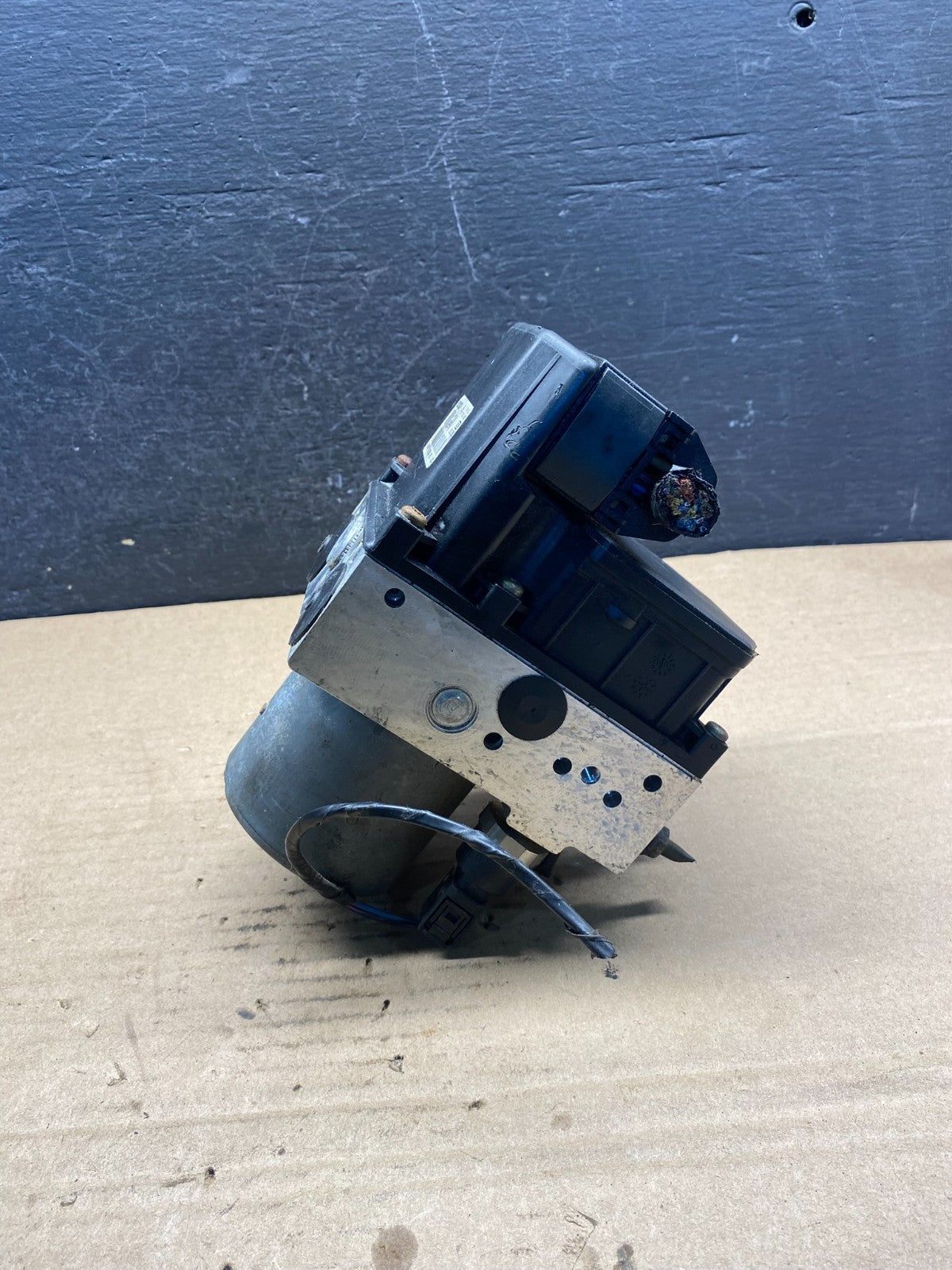 BMW 3 Series 325i 330i ABS Brake Pump Control 34516755243 AE2230 DW3