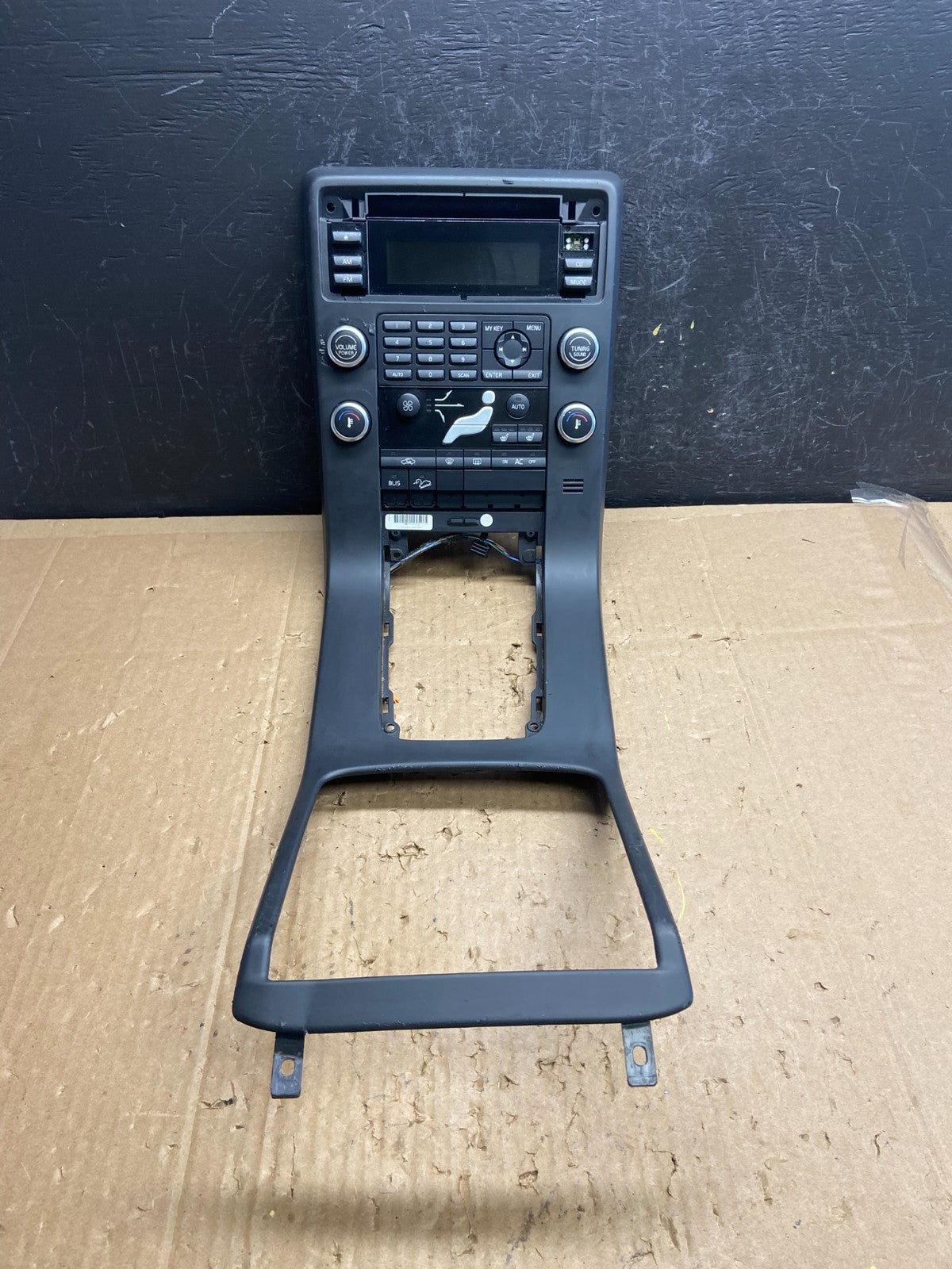 2008-2011 Volvo S80 XC70 Climate Control Radio Bezel Panel Trim AD6868 DG0