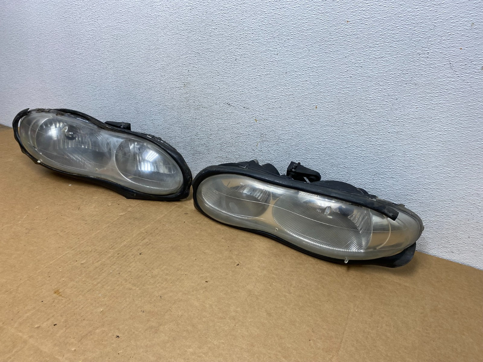 1998 to 2002 Chevrolet Camaro Pair Left and Right Headlights ad4504 DG1