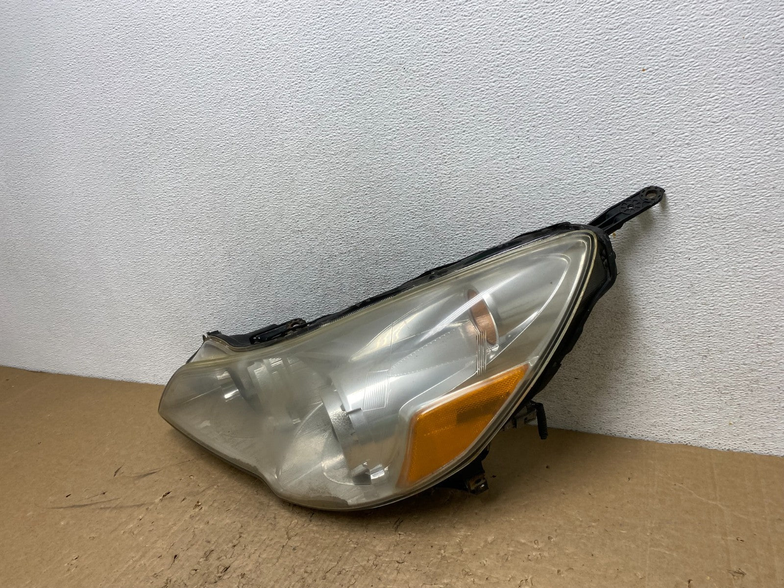 2010 2011 2012 Subaru Legacy Outback Left Driver Halogen Headlight AG1441 DW1
