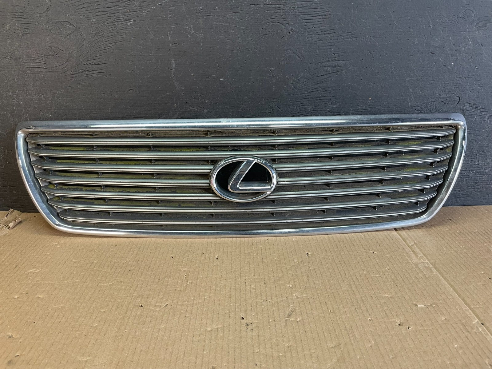 2001 to 2003 Lexus LS430 Front Upper Grill Grille AE3678 DG0