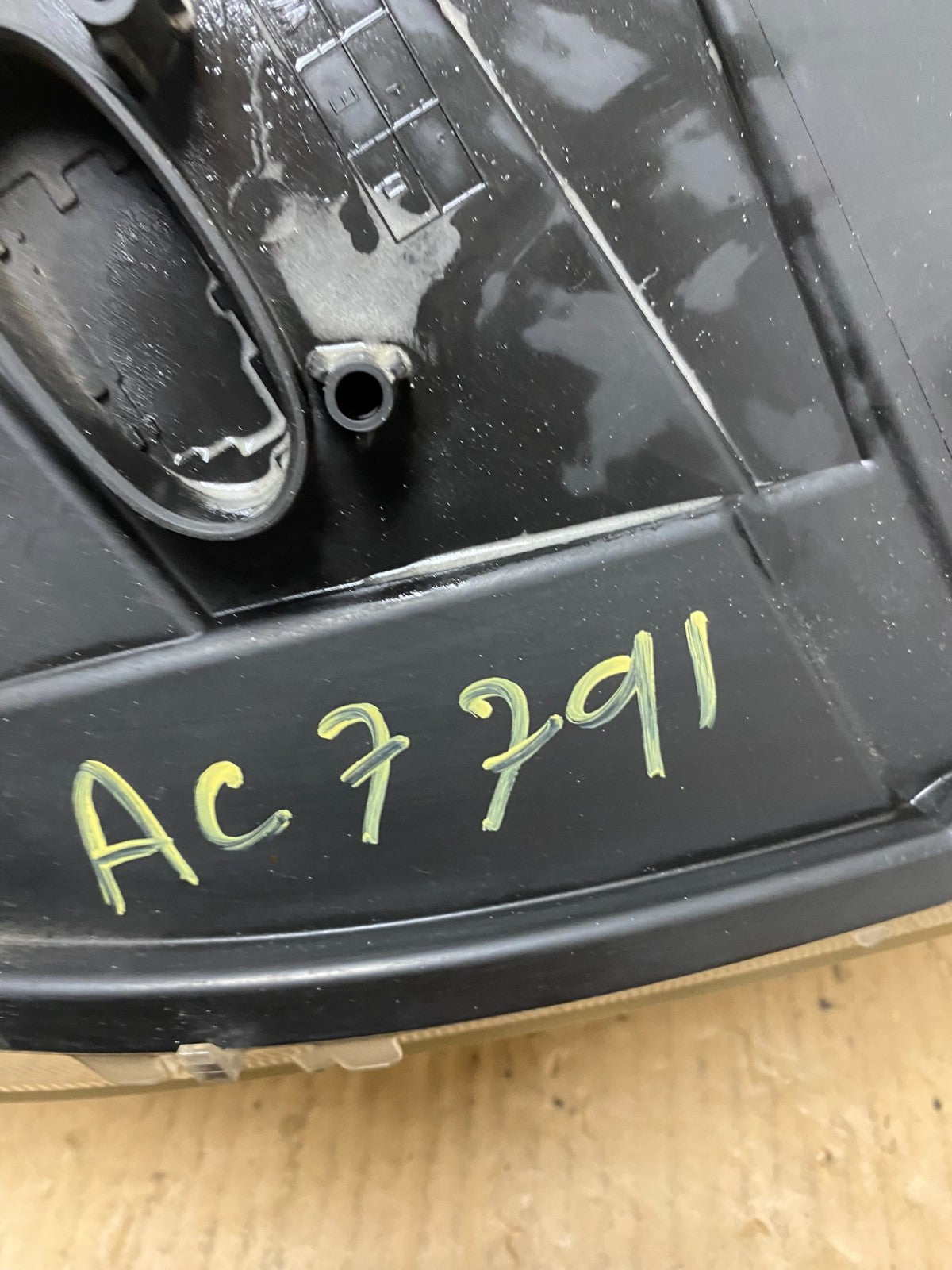 2007 to 2013 Mercedes Sprinter Headlight Left Driver Side Halogen AC7791 DW8