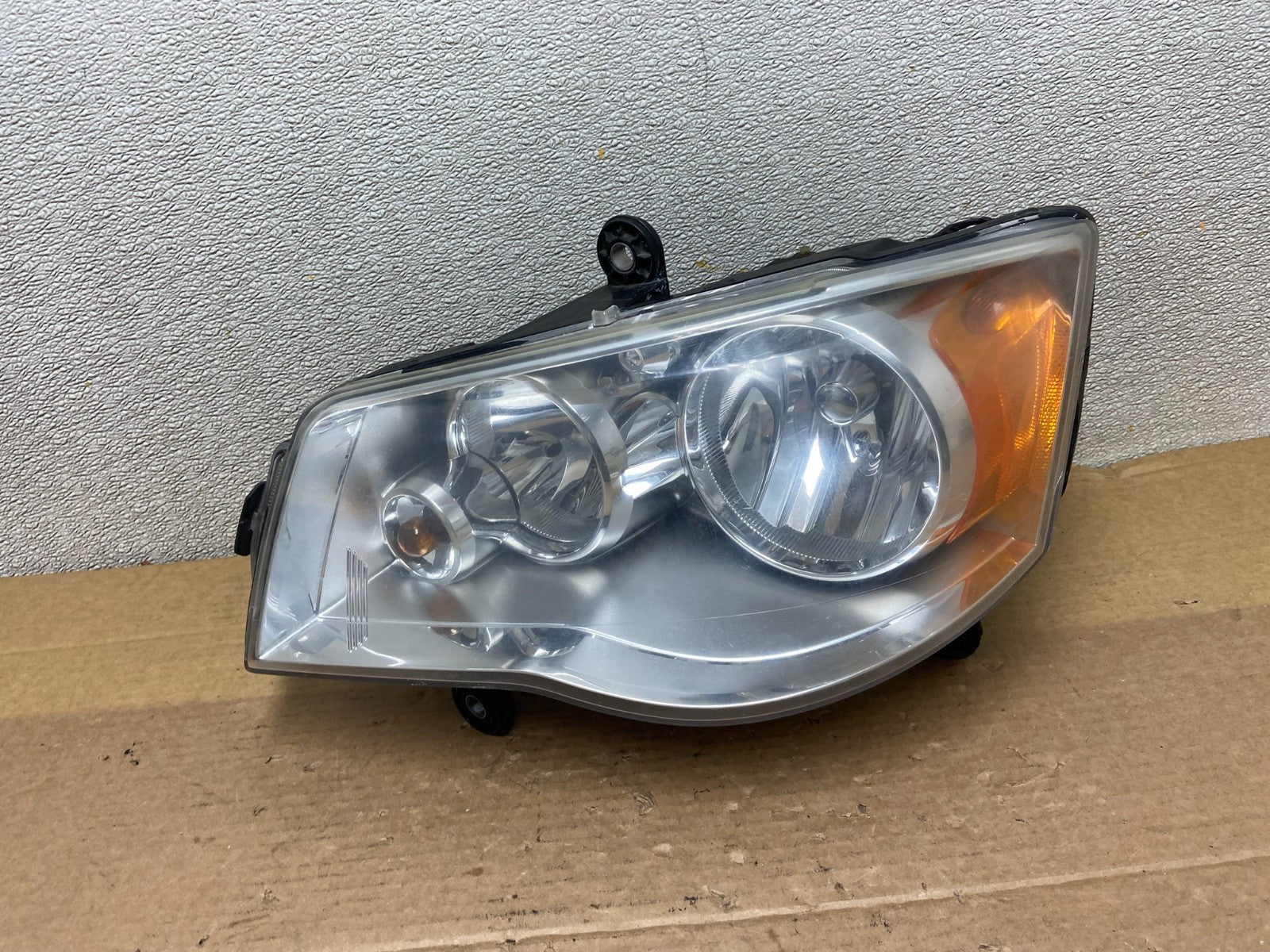 2008 to 2016 Chrysler Town and Country Left Driver Lh Side Headlight AB5227 DW0