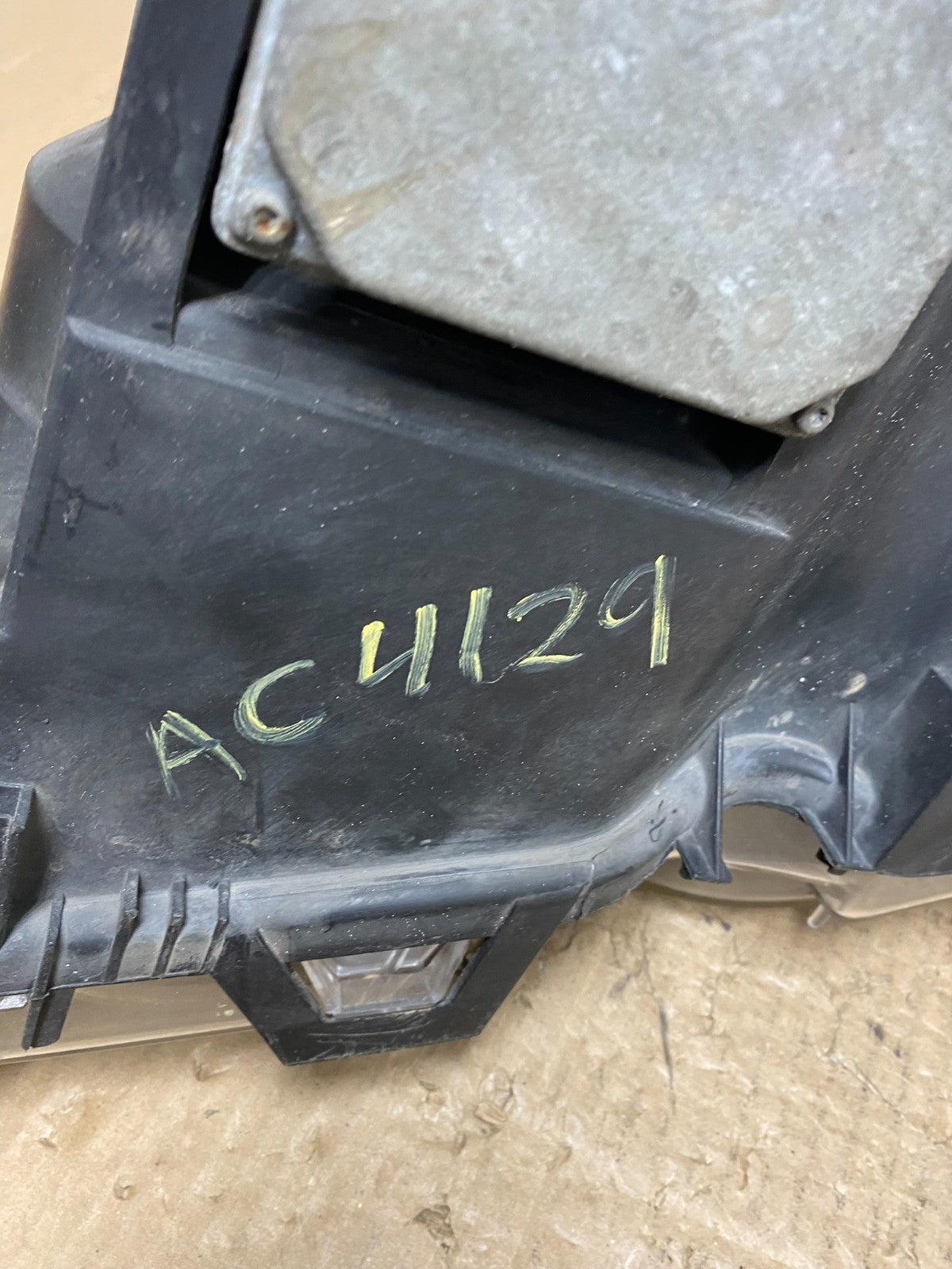 2002 to 2003 BMW 325Ci 330Ci E46 Coupe Right Passenger Xenon Headlight AC4129 DW11