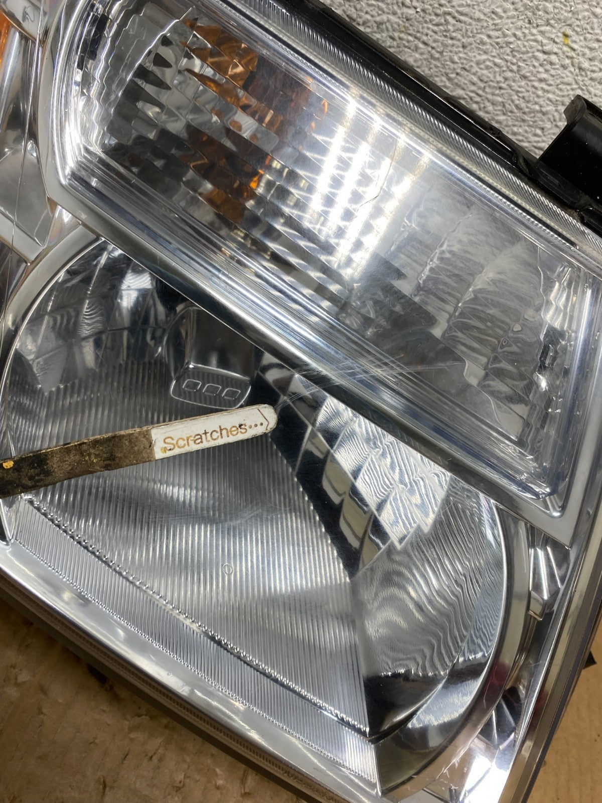 2008 to 2012 Nissan Pathfinder Halogen Headlight Right Passenger AI6558 DW3