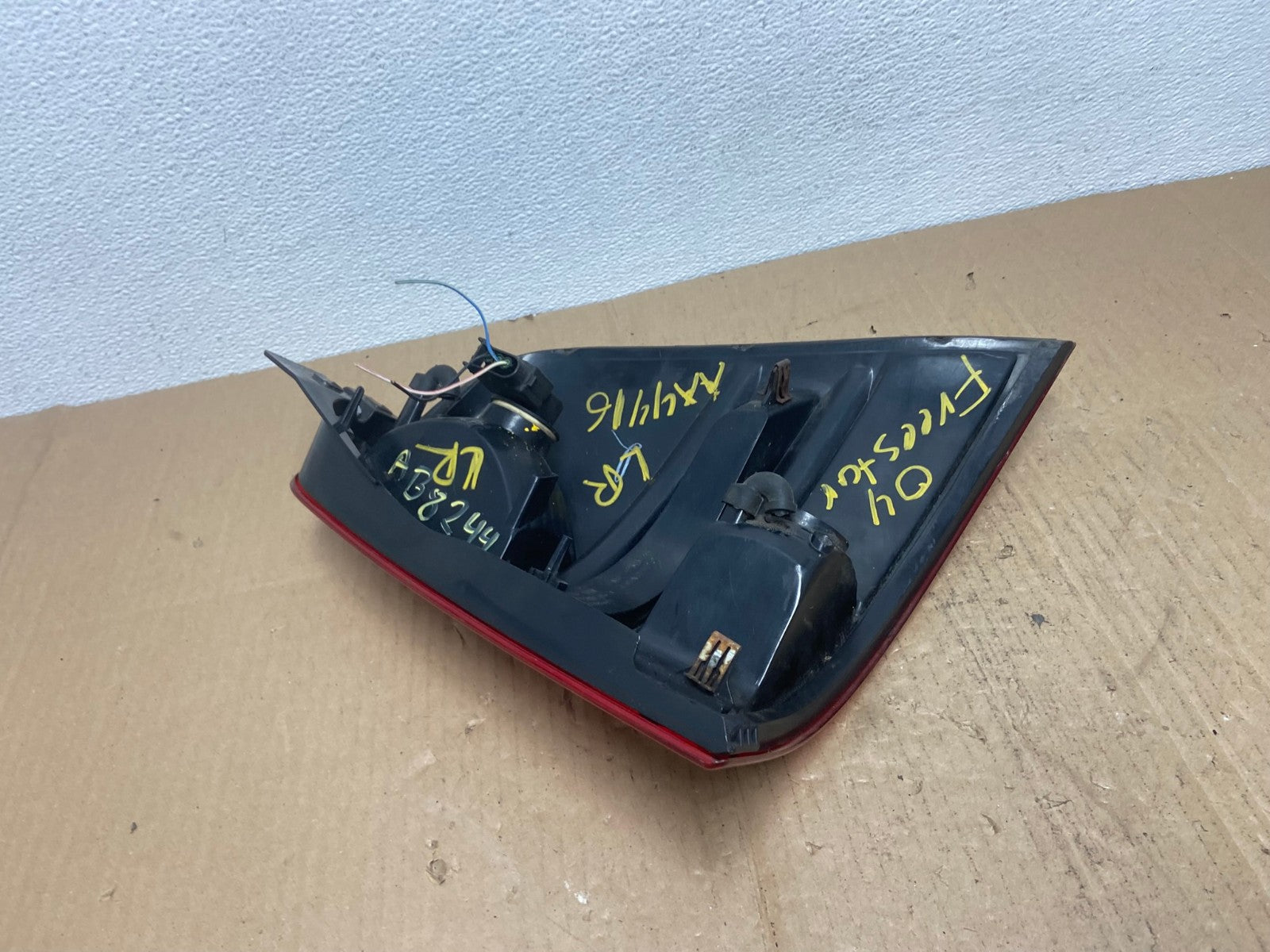2004 to 2007 Ford Freestar Left Driver LH Side Tail Light Oem AB8244 LK5