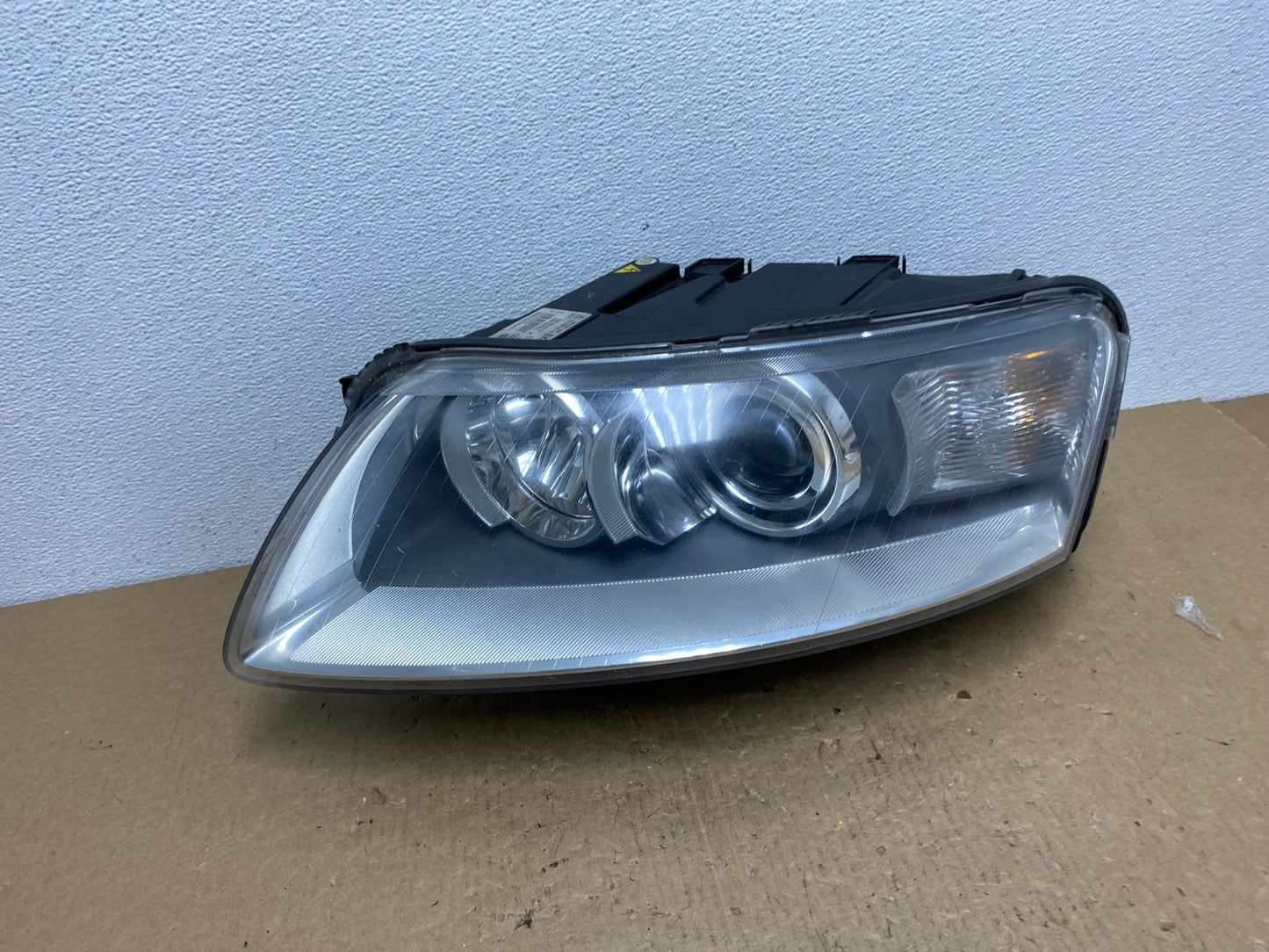 2005 to 2008 Audi A6 Left Driver Side Headlight Xenon HID OEM AC1370 DW0