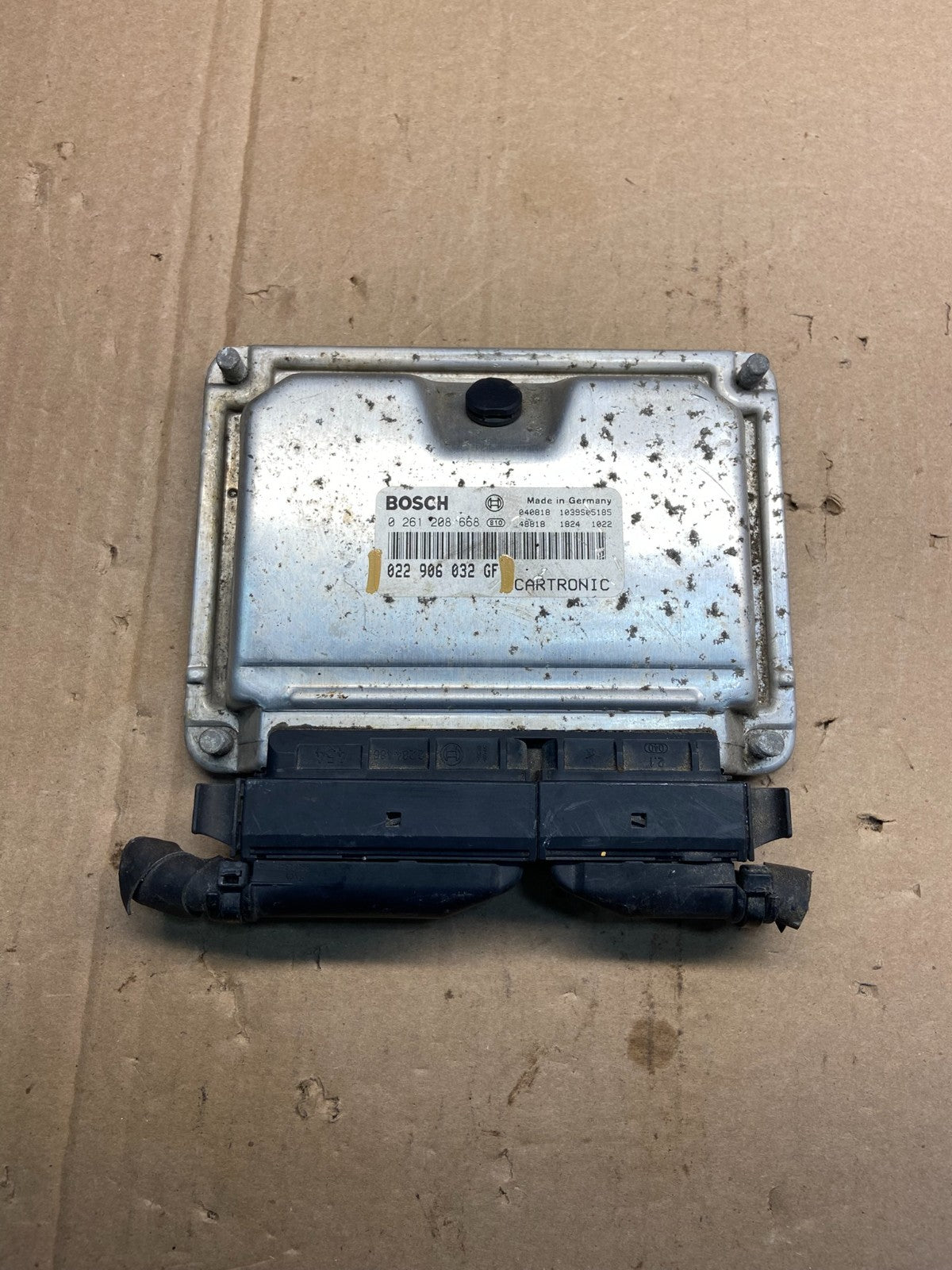 2005 2006 Porsche Cayenne Engine Computer Module ECM ECU AE2310 DW0