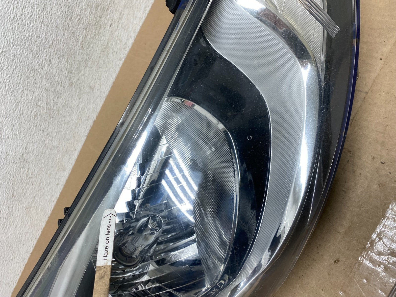 2013 to 2017 Hyundai Accent Right Passenger RH Side Headlight AE6749 DW4