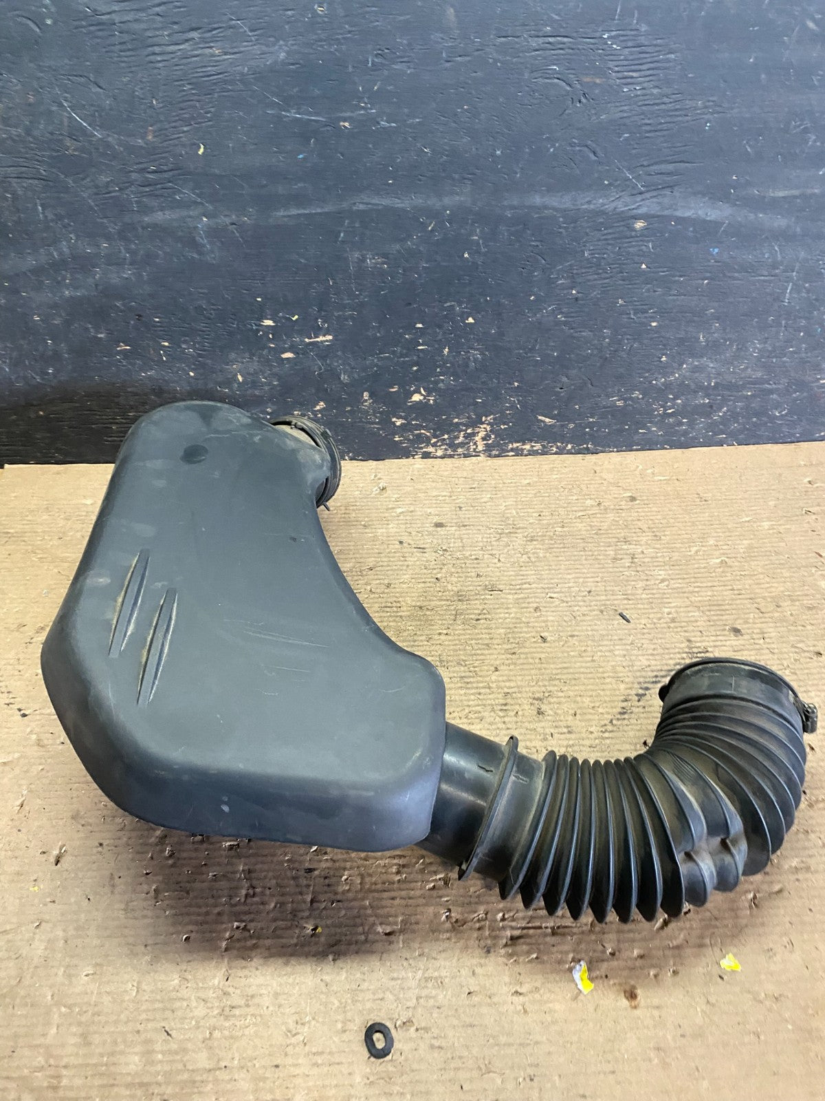 2011 to 2018 Chrysler 300 3.6L Air Intake Duct Tube Cleaner S3536 DG3