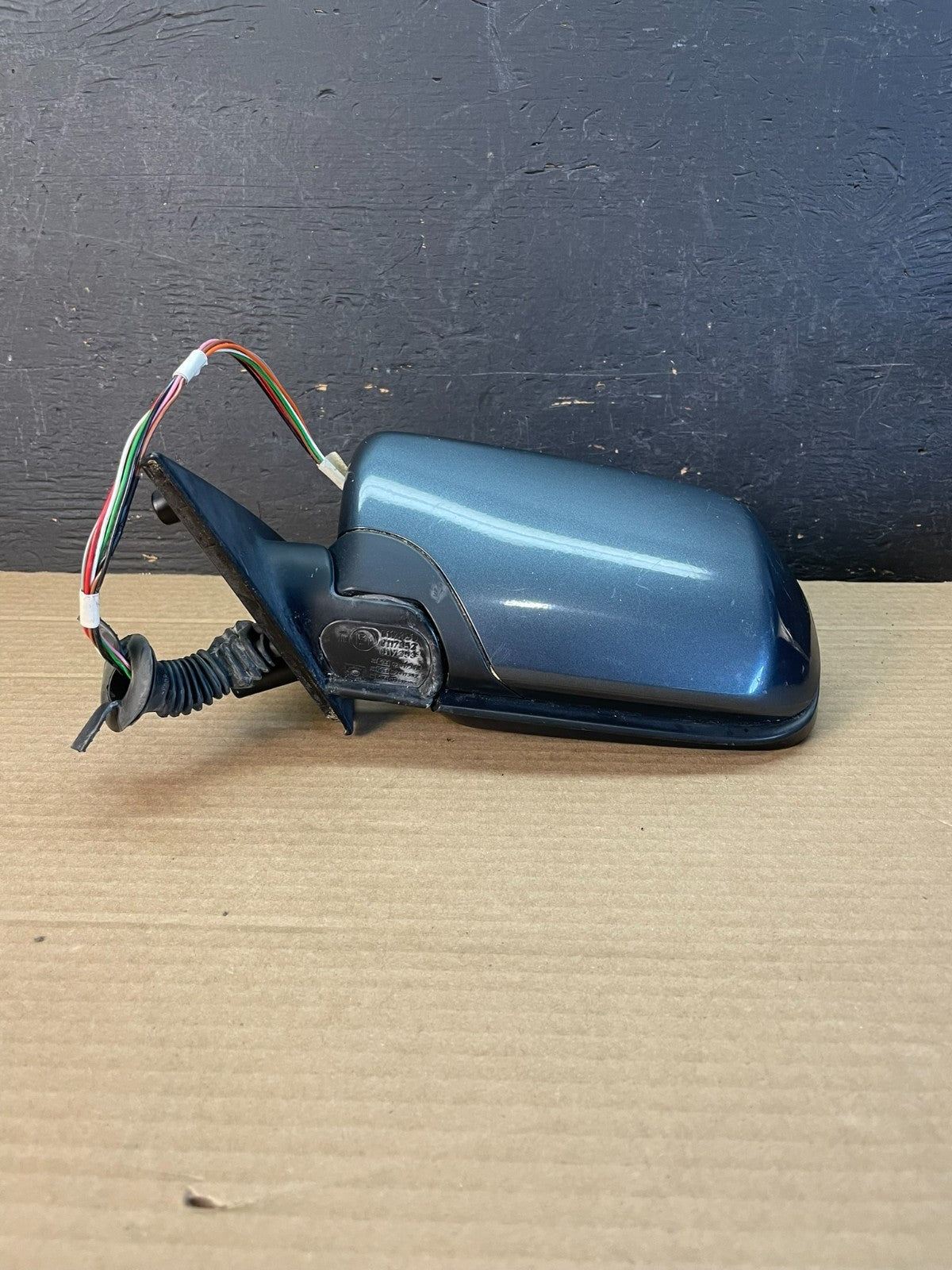 2001 to 2006 BMW 325i Left Driver Side View Door Mirror AE86073