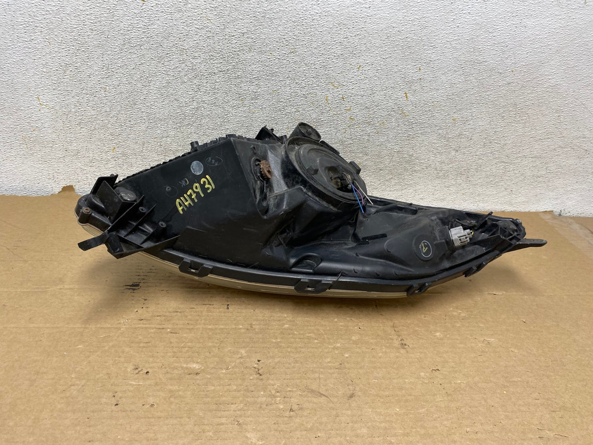 2004 - 2005 Toyota Prius Left Driver Lh Halogen Headlight AH7931 LK4