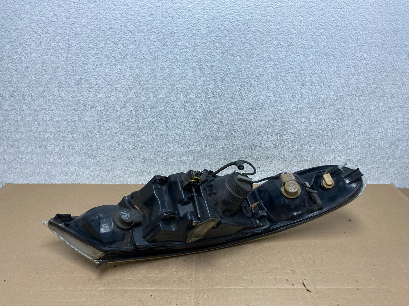 1999 to 2002 Lincoln Continental Left Driver LH Side Headlight AE5062 DW4