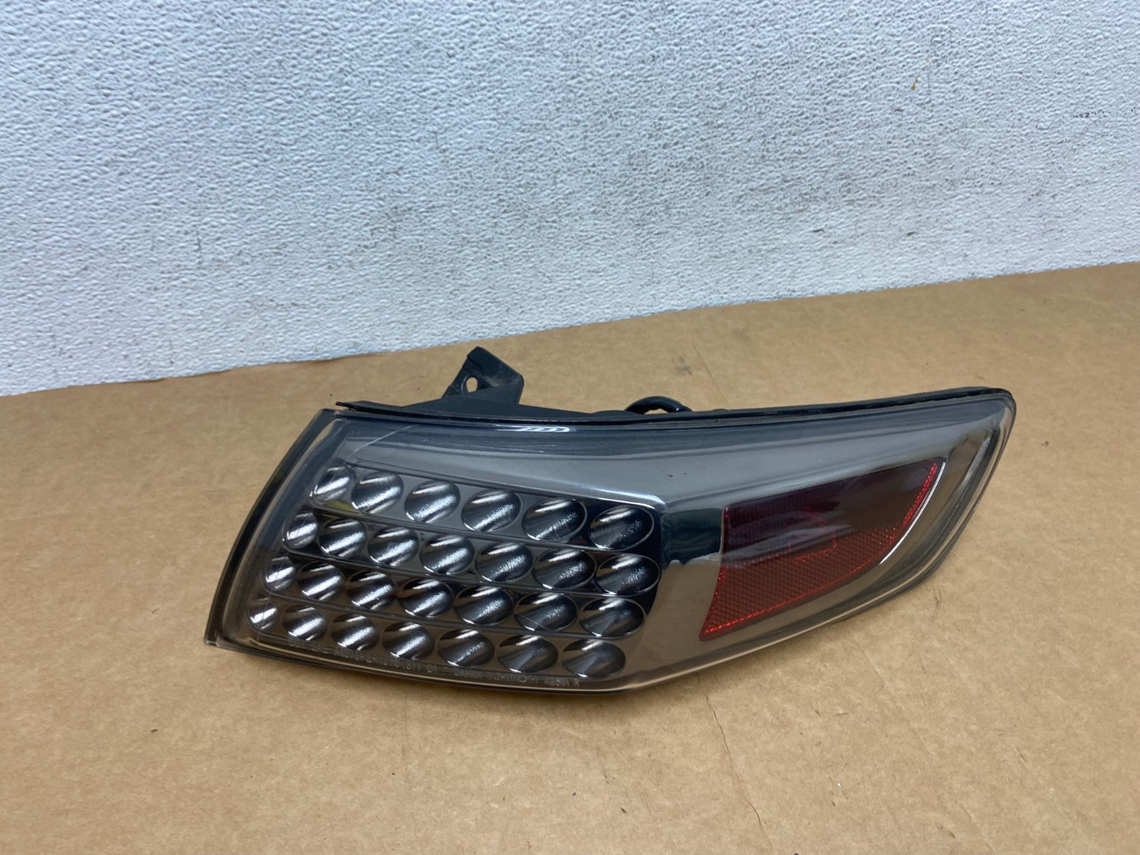 2006 2007 2008 Infiniti FX35 Right Passenger Smoked lens Tail Light AD44460