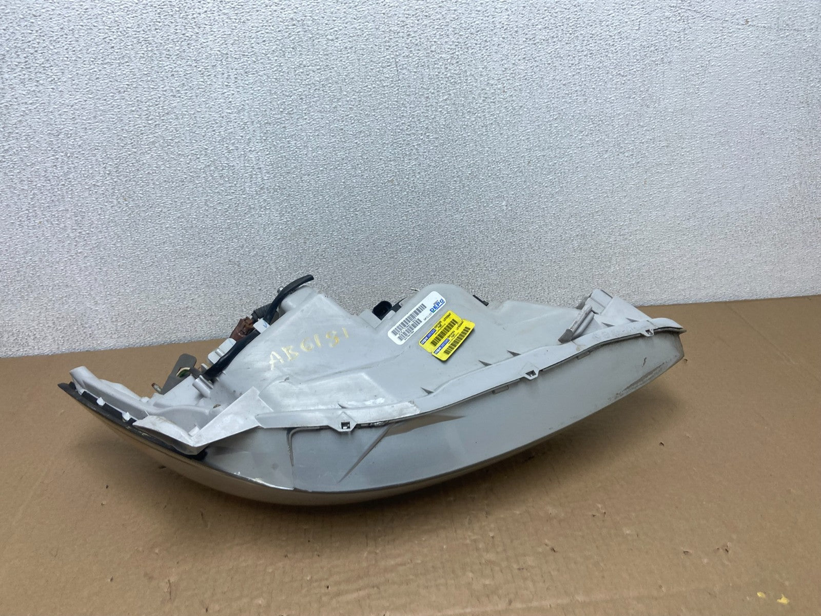 2005 to 2006 Toyota Camry Left Driver LH Halogen Headlight AB6181 DW6