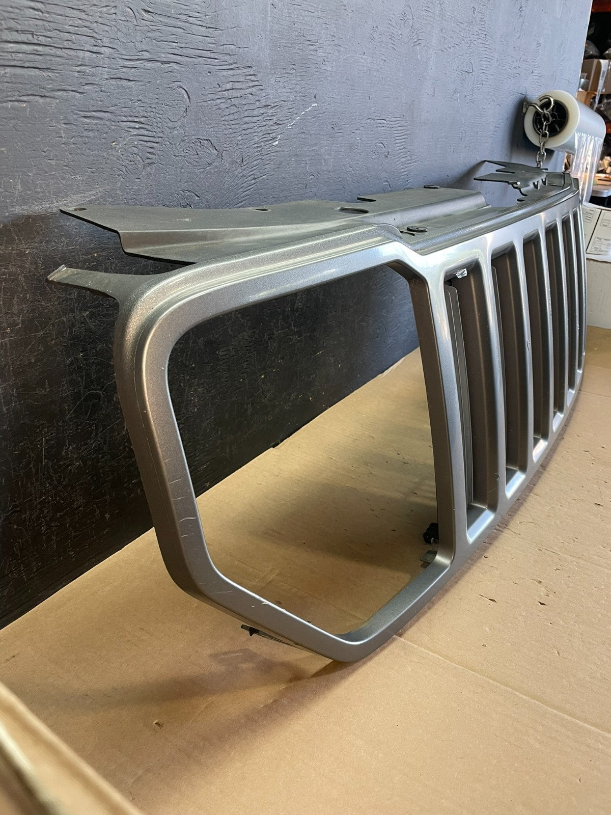 2008 2009 2010 2011 2012 Jeep Liberty Front Upper Grill Grille AD5731 DG2