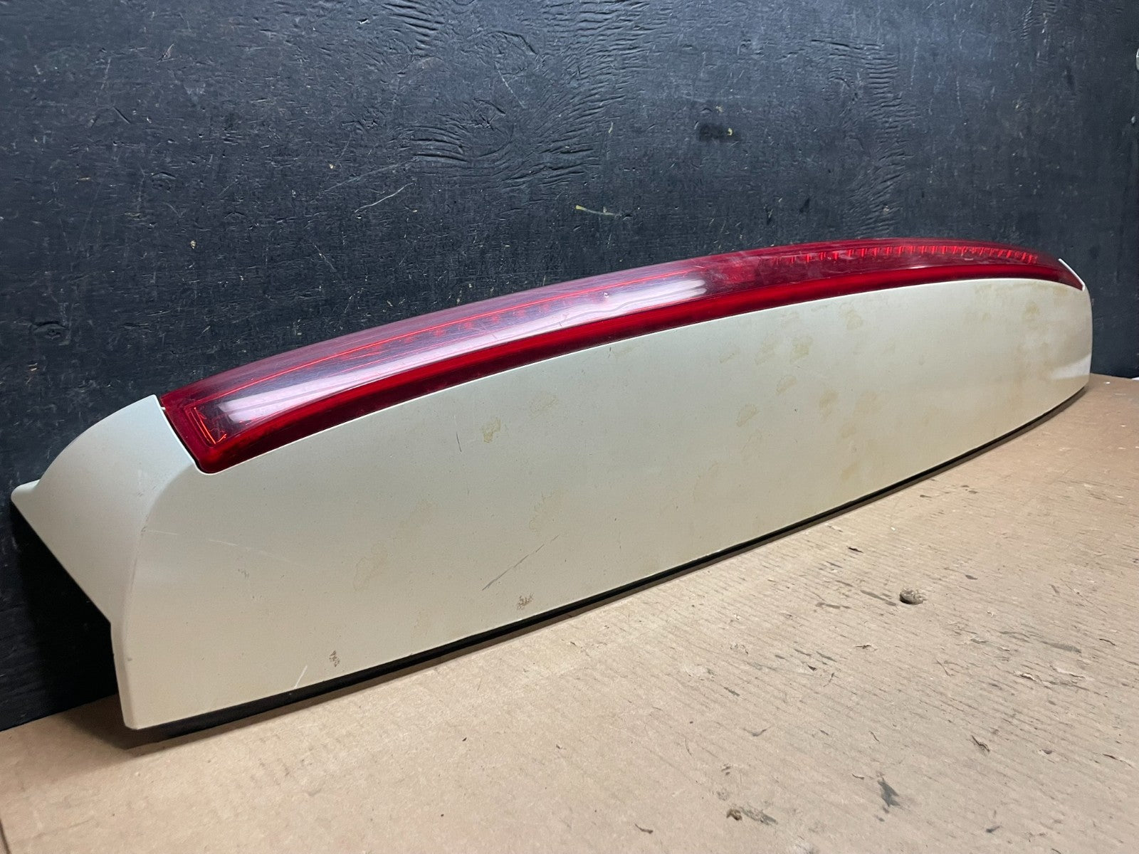 2007 - 2014 Cadillac Escalade Rear Upper Spoiler 3rd Third Brake Light AA2432 DG1