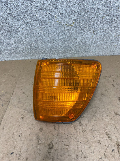 73-80 Mercedes W116 S Class Front Marker Light Lens Left Drivers Side X2155 PS0