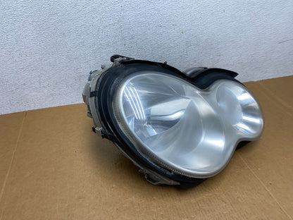 2005 to 2007 Mercedes-Benz C-Class Right Passenger Side Headlight AD9068 DW2