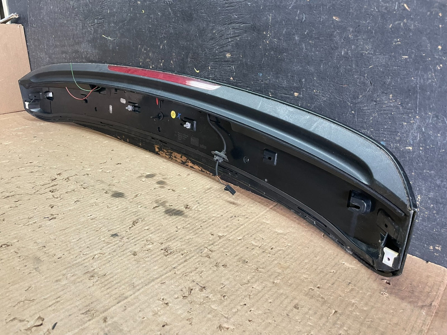 2009 to 2017 Audi Q5 Rear Tailgate Spoiler W/ 3RD Third Brake Light OEM z5629 DG11