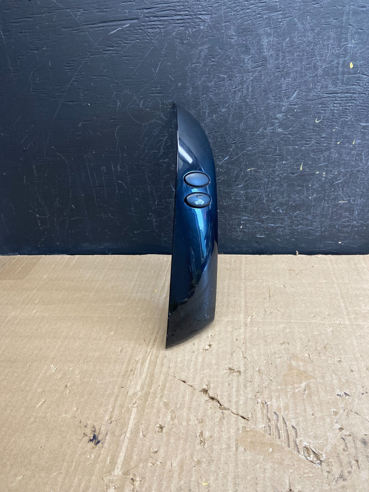 2004 to 2010 Toyota Sienna Right Side Radio Switches Bezel Trim AE1821 DG0